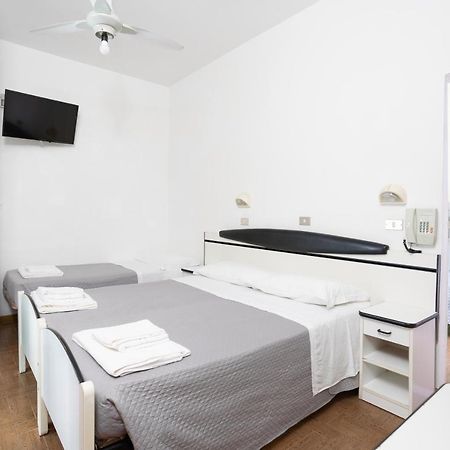 Hotel Rosalba San Mauro Mare Buitenkant foto
