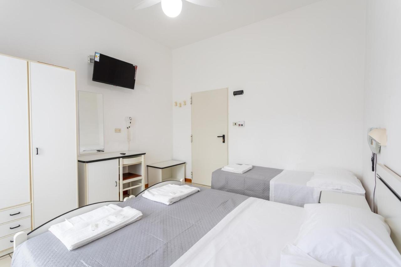 Hotel Rosalba San Mauro Mare Buitenkant foto