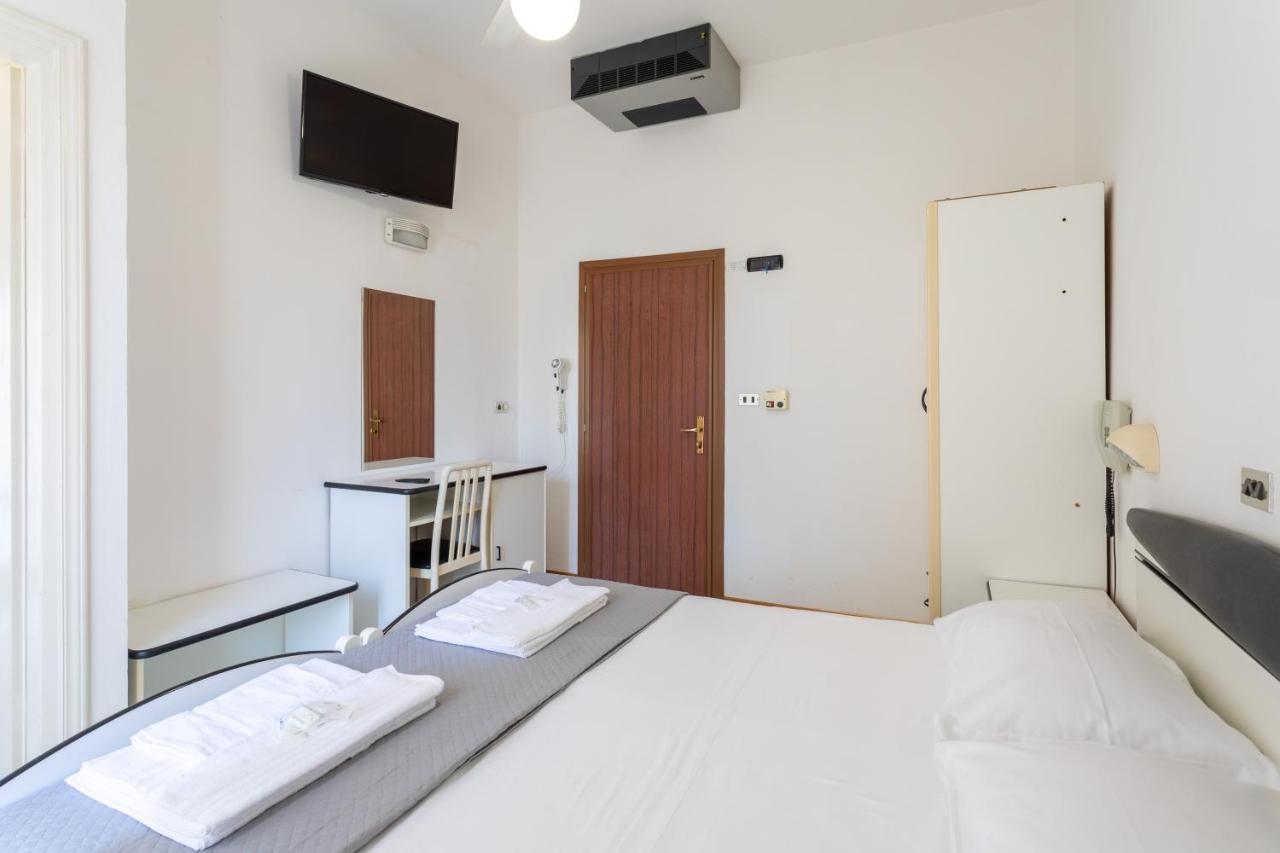 Hotel Rosalba San Mauro Mare Buitenkant foto