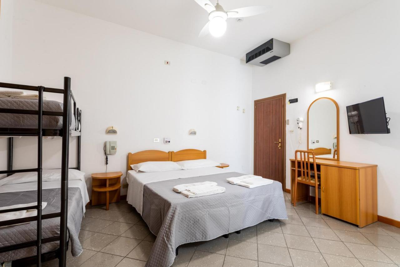 Hotel Rosalba San Mauro Mare Buitenkant foto