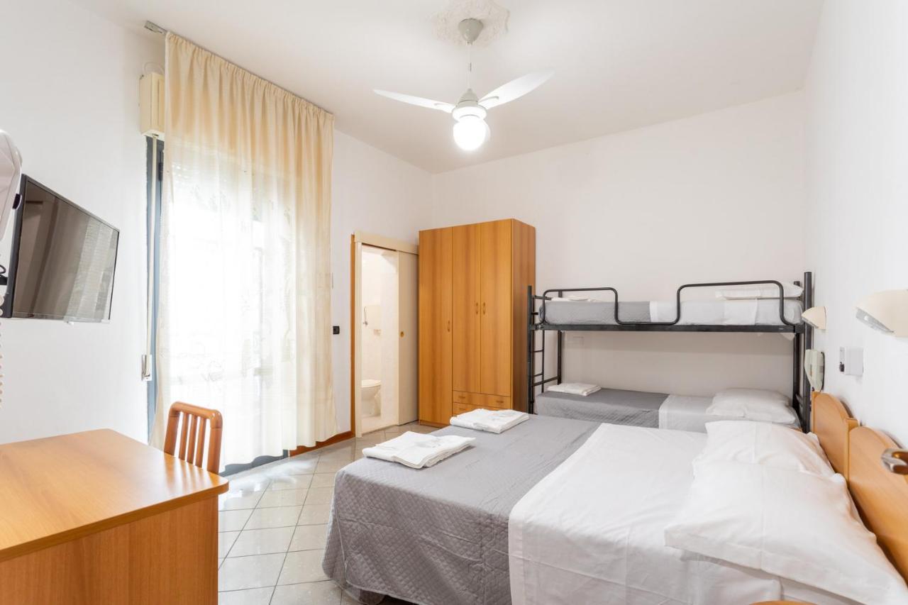 Hotel Rosalba San Mauro Mare Buitenkant foto