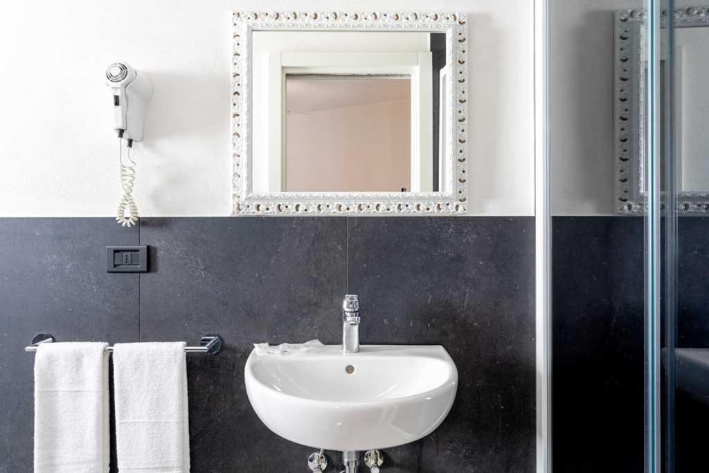 Hotel Rosalba San Mauro Mare Buitenkant foto